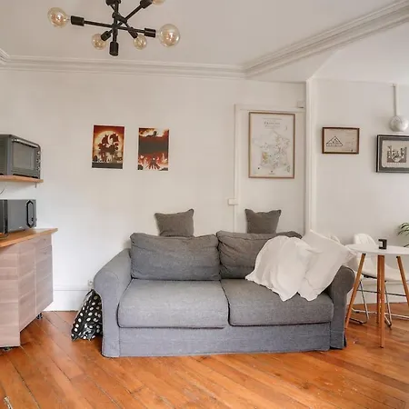 Spcaious 1bed Flat Next To Metro Apartment